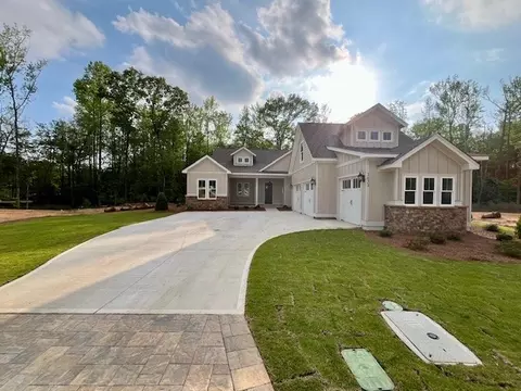 3623 Golden Eagle Ln, Opelika, AL 36801