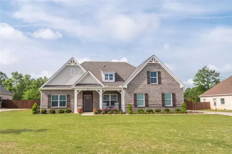 807 Violet Ln, Opelika, AL 36801
