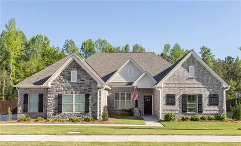 1734 Cannongate Dr, Opelika, AL 36801