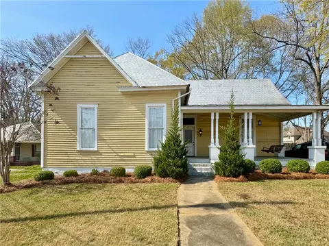 810 Torbert Blvd, Opelika, AL 36801