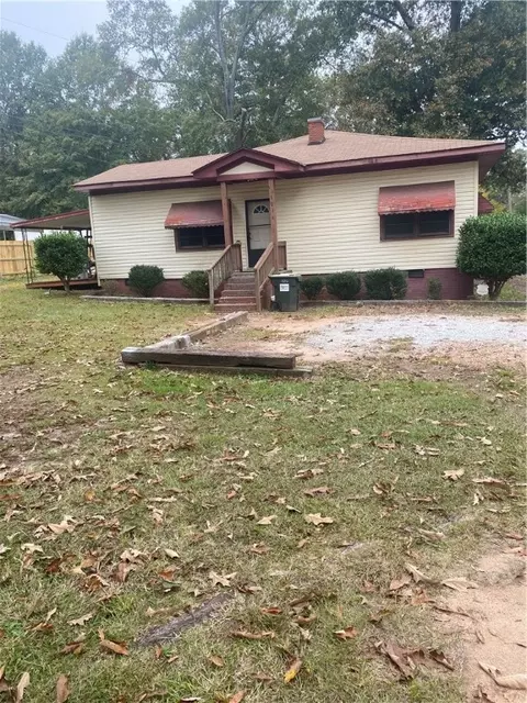 1016 Whitesmill Rd, Valley, AL 36854