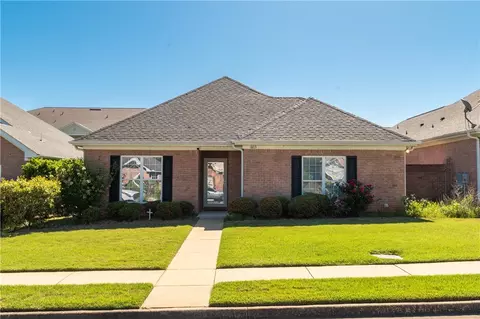 1803 Century Ln, Opelika, AL 36801