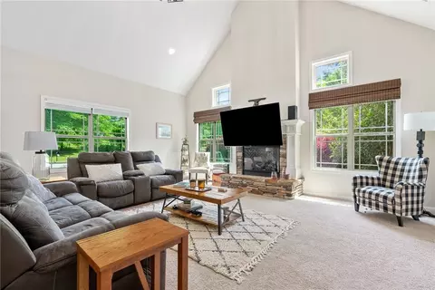725 Lundy Chase Dr, Auburn, AL 36832