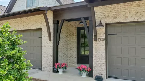1708 W Farmville Rd, Auburn, AL 36830