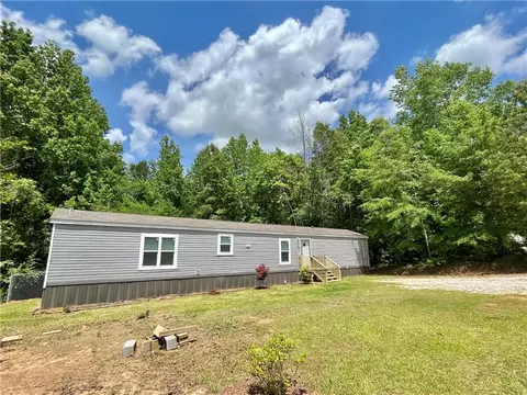104 Lee Road 656, Valley, AL 36854