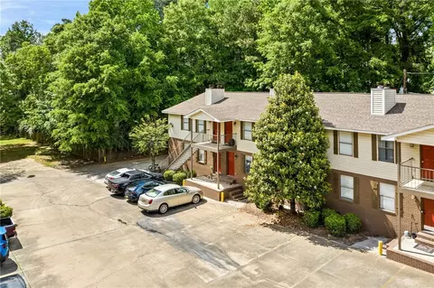 449 N Donahue Dr #B16, Auburn, AL 36832