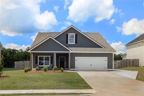 1038 Sawyer Dr, Opelika, AL 36801