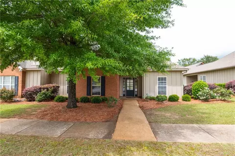1630 Academy Dr #901, Auburn, AL 36830