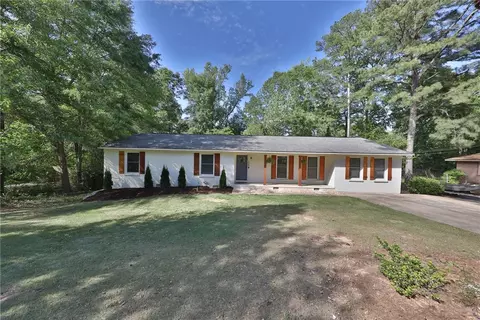 239 Denson Dr, Auburn, AL 36830