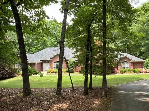 2811 Hamilton Rd, Auburn, AL 36830