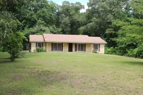 33 Mcgee Rd, Seale, AL 36875