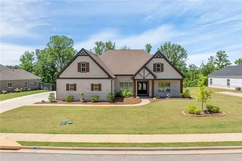 1815 Keystone Dr, Auburn, AL 36830