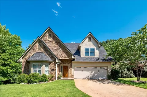 1760 Denali Ct, Auburn, AL 36832