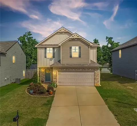 2768 Dunstan Ln, Opelika, AL 36804