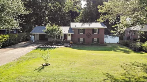 1602 Rocky Brook Rd, Opelika, AL 36801