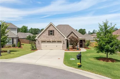 1058 Oden Ct, Opelika, AL 36801