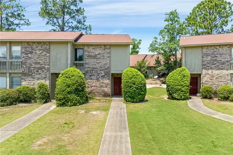 1009 Stonegate Dr #E, Auburn, AL 36832