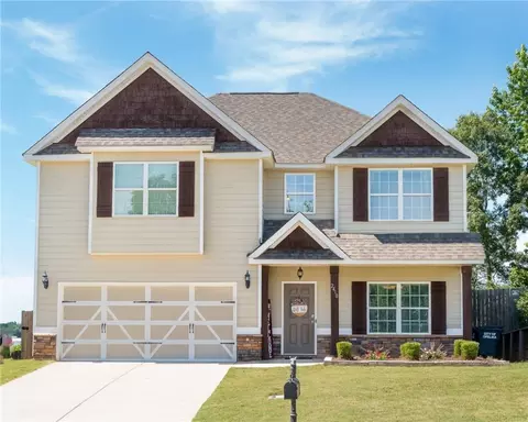 2410 Rocky Point Dr, Opelika, AL 36801