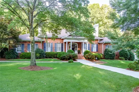 1637 Mayfair Ct, Auburn, AL 36830