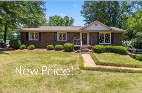 1115 Collinwood St, Opelika, AL 36801