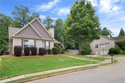 374 Lightness Dr, Auburn, AL 36832