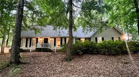 102 N 26th Ave, Lanett, AL 36863