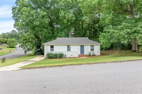 555 Pride Ave, Auburn, AL 36832