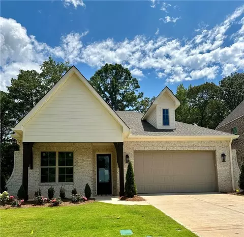 453 Windsor Dr, Opelika, AL 36801