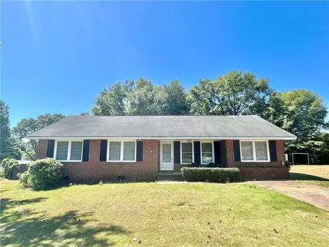 1309 W Point Pkwy, Opelika, AL 36801