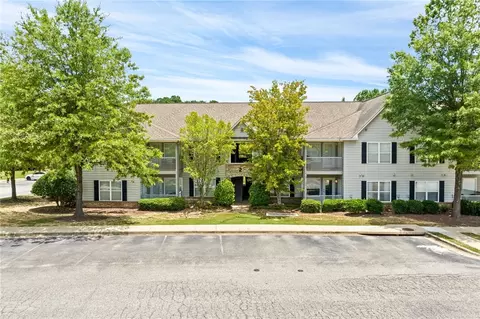 1385 S Donahue Dr #2104, Auburn, AL 36832