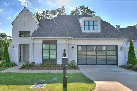 2051 Moores Mill Rd #A, Auburn, AL 36830