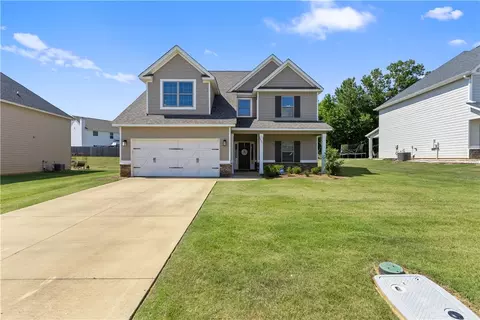 1844 Wildwood Dr, Opelika, AL 36804