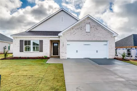 1023 Great Bear Rd, Opelika, AL 36804