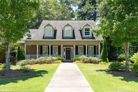 375 Saint James Dr, Auburn, AL 36830