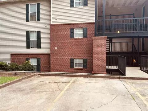 618 8th Ave #F, Opelika, AL 36801