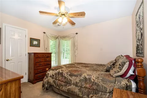 Bedroom - 1038 Dogwood Rd, Five Points, AL 36855 photo 3 of 4