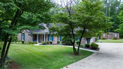 Exterior - 1038 Dogwood Rd, Five Points, AL 36855 photo 2 of 6