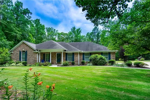 Exterior - 1038 Dogwood Rd, Five Points, AL 36855 photo 3 of 6