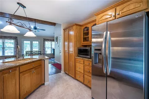 Kitchen - 1038 Dogwood Rd, Five Points, AL 36855 photo 3 of 4
