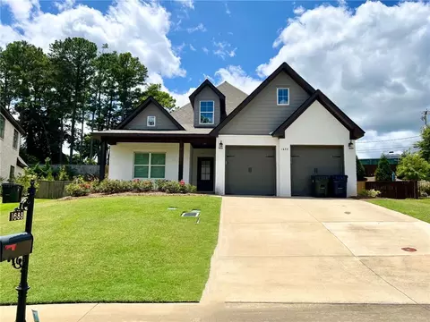 1688 Lois Ln, Auburn, AL 36832