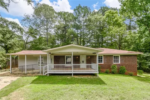 80 Canterbury Rd, Alexander City, AL 35010