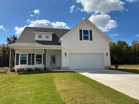 1014 Catherine Dr, Opelika, AL 36801