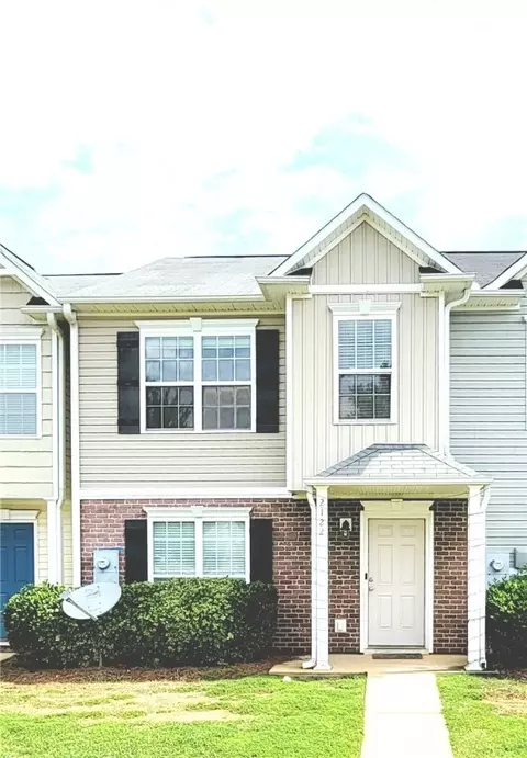 2122 Winding Oak Dr, Opelika, AL 36804