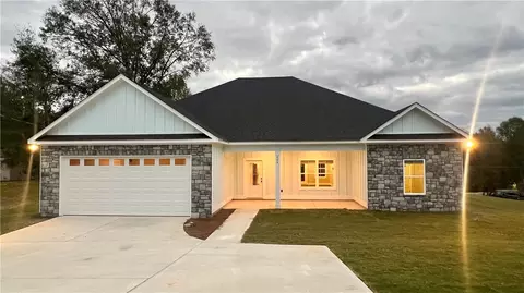 205 Boswell Rd, Phenix City, AL 36869