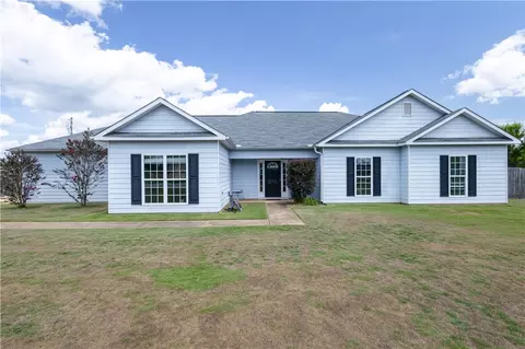 2 Cotton Ct, Fort Mitchell, AL 36856
