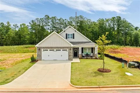 1891 Hidden Lakes Dr, Opelika, AL 36801