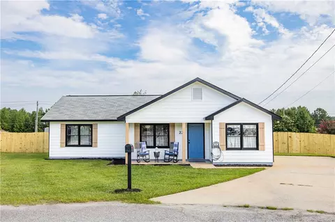 22 Lake Ln, Phenix City, AL 36870