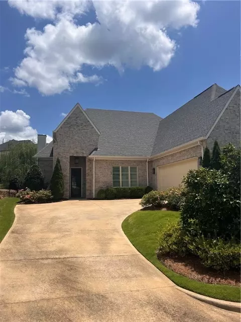 1003 Fairview Dr, Auburn, AL 36830