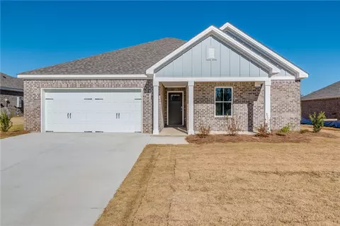 2042 Superior Dr, Opelika, AL 36804