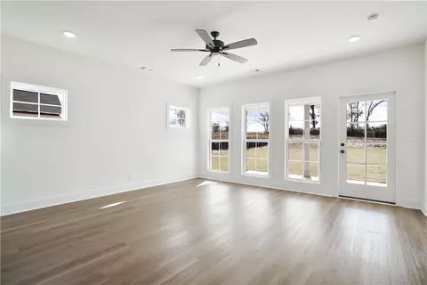 1012 Crossing Ct E, Valley, AL 36854 photo 4